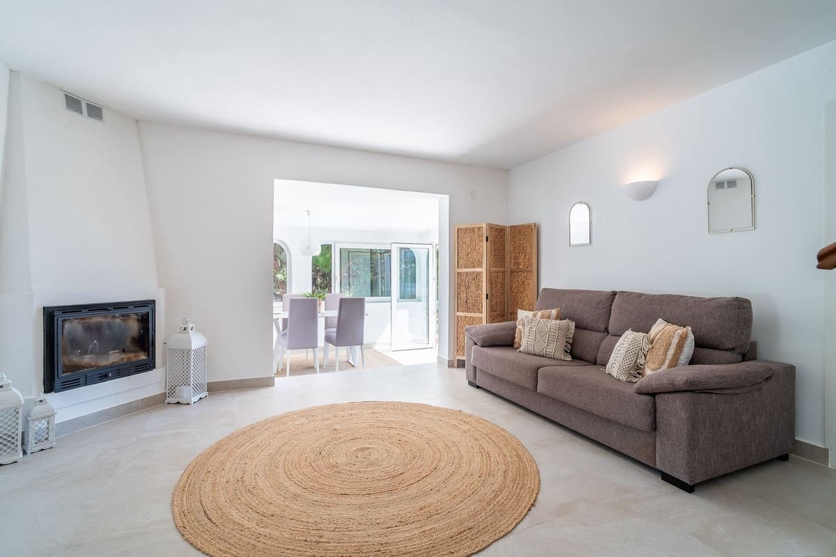 3 makuuhuone Huvila myytävänä paikassa Fuengirola mukana uima-altaan 
autotalli - 1 150 000 € (Ref: 9740197)