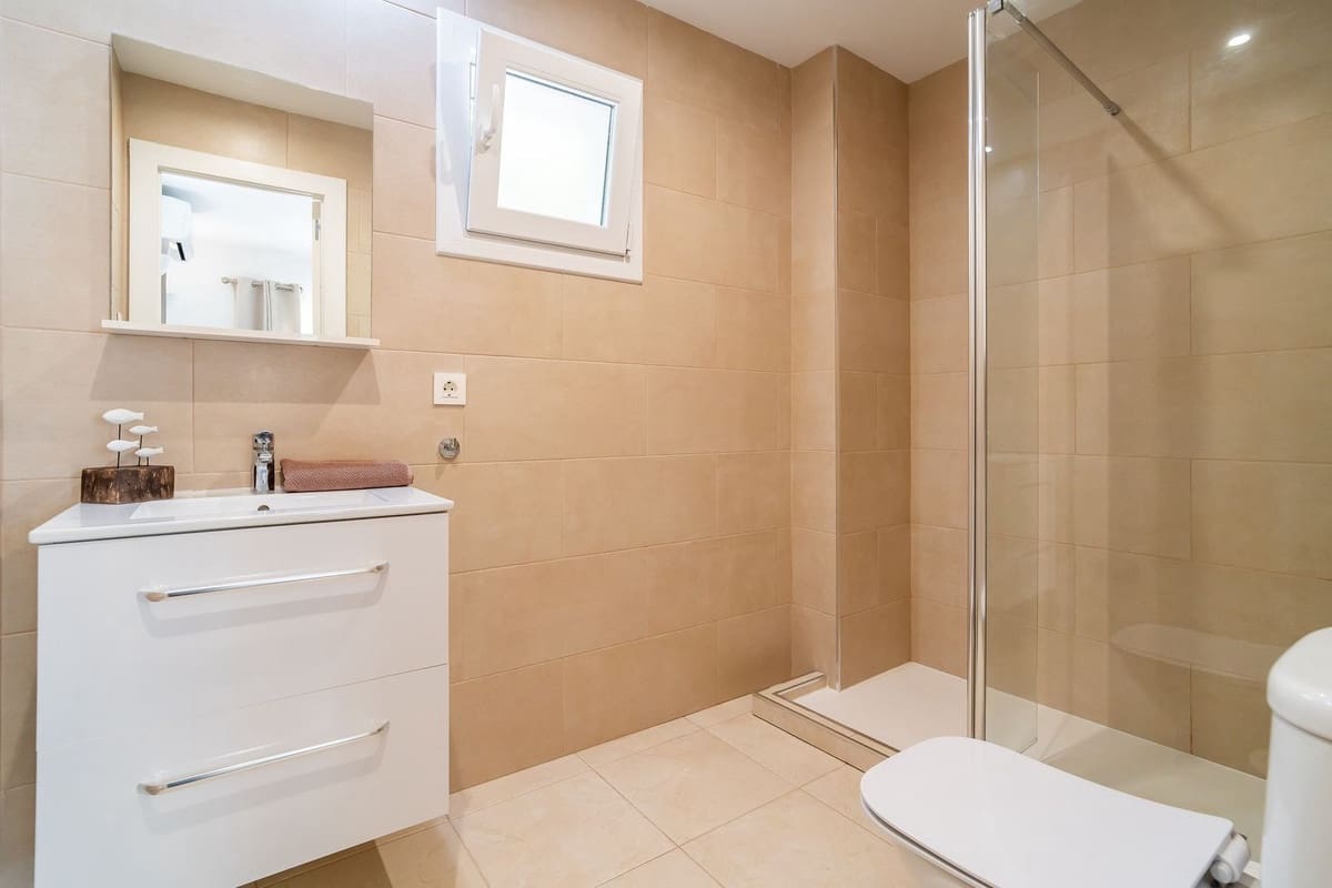 3 makuuhuone Huvila myytävänä paikassa Fuengirola mukana uima-altaan 
autotalli - 1 150 000 € (Ref: 9740197)