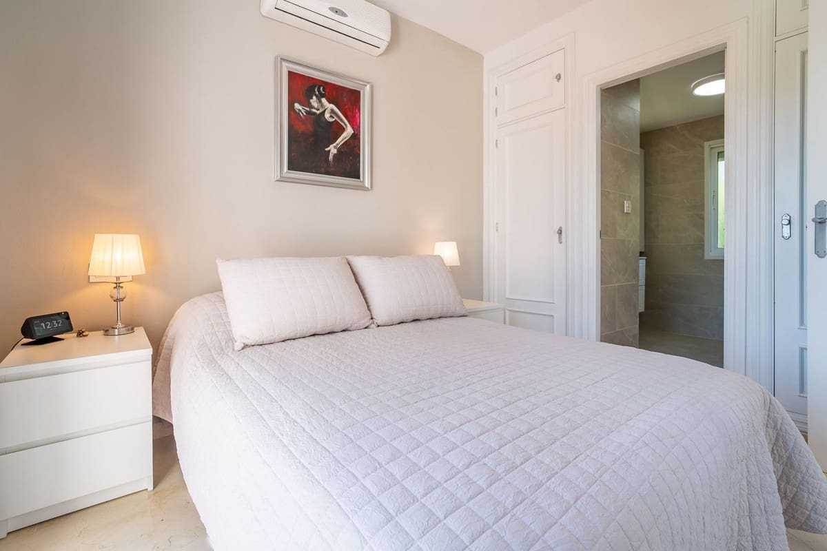 3 makuuhuone Huvila myytävänä paikassa Fuengirola mukana uima-altaan 
autotalli - 1 150 000 € (Ref: 9740197)