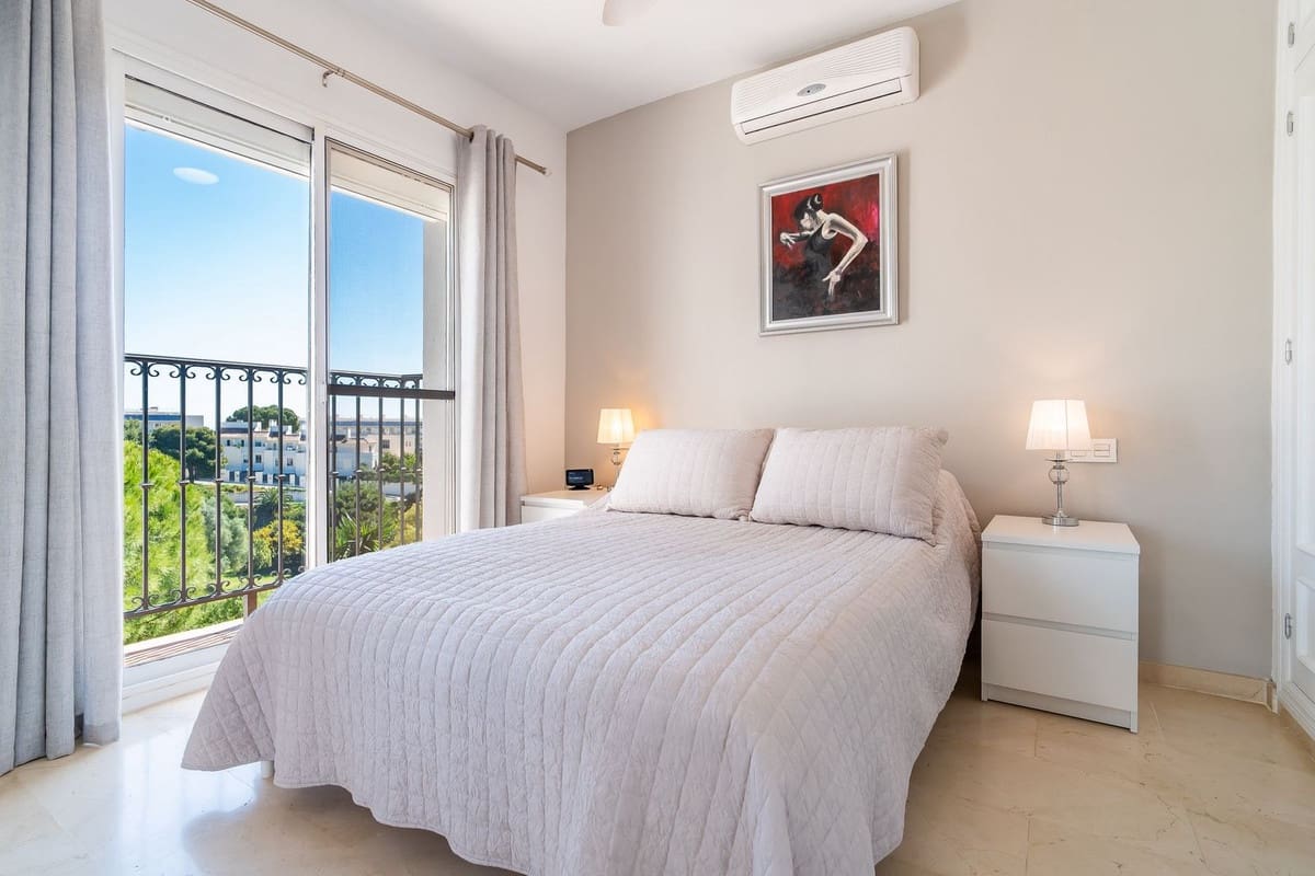 3 makuuhuone Huvila myytävänä paikassa Fuengirola mukana uima-altaan 
autotalli - 1 150 000 € (Ref: 9740197)