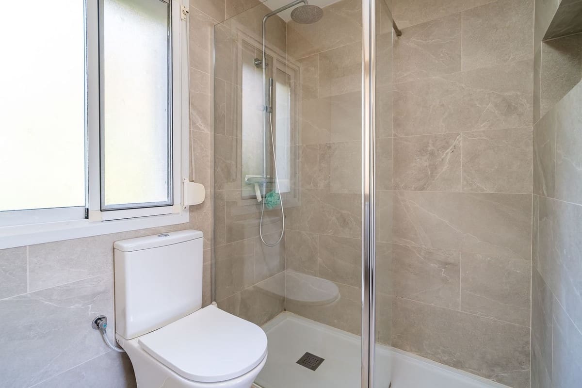 3 makuuhuone Huvila myytävänä paikassa Fuengirola mukana uima-altaan 
autotalli - 1 150 000 € (Ref: 9740197)