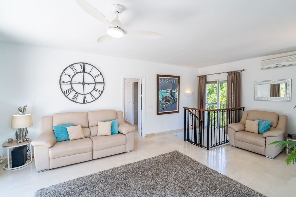 3 makuuhuone Huvila myytävänä paikassa Fuengirola mukana uima-altaan 
autotalli - 1 150 000 € (Ref: 9740197)