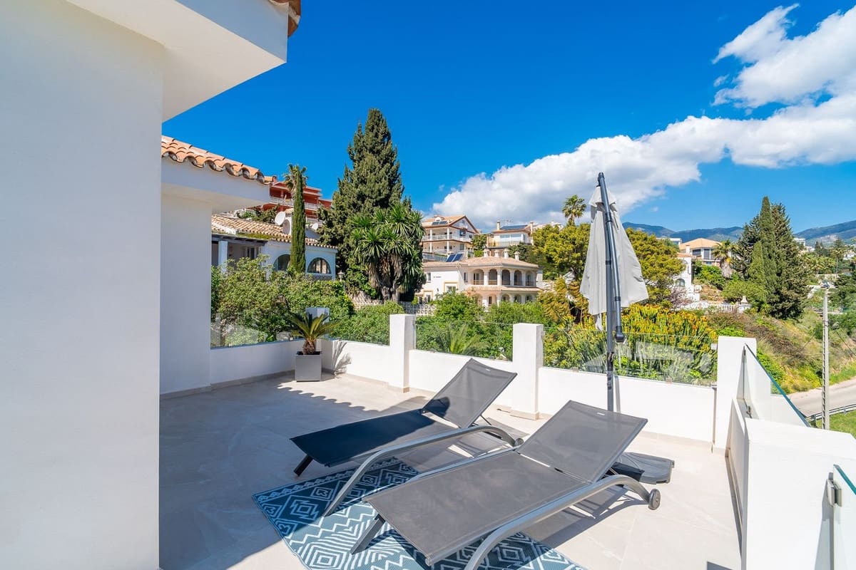 3 makuuhuone Huvila myytävänä paikassa Fuengirola mukana uima-altaan 
autotalli - 1 150 000 € (Ref: 9740197)