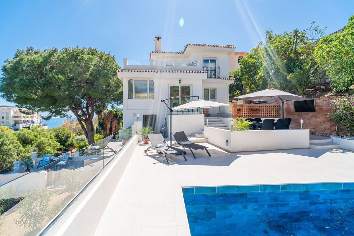 3 makuuhuone Huvila myytävänä paikassa Fuengirola mukana uima-altaan 
autotalli - 1 150 000 € (Ref: 9740197)