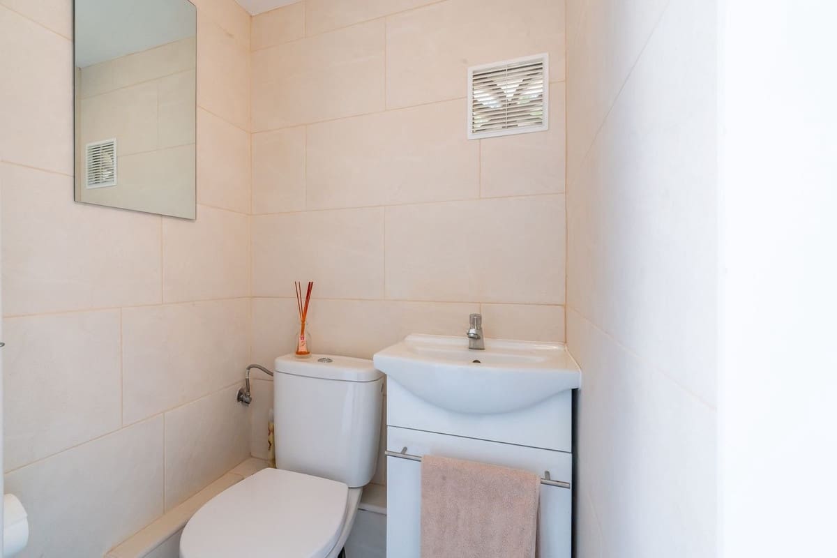 3 makuuhuone Huvila myytävänä paikassa Fuengirola mukana uima-altaan 
autotalli - 1 150 000 € (Ref: 9740197)