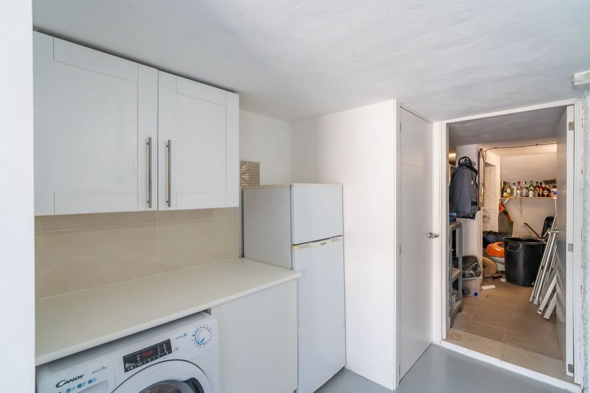 3 makuuhuone Huvila myytävänä paikassa Fuengirola mukana uima-altaan 
autotalli - 1 150 000 € (Ref: 9740197)