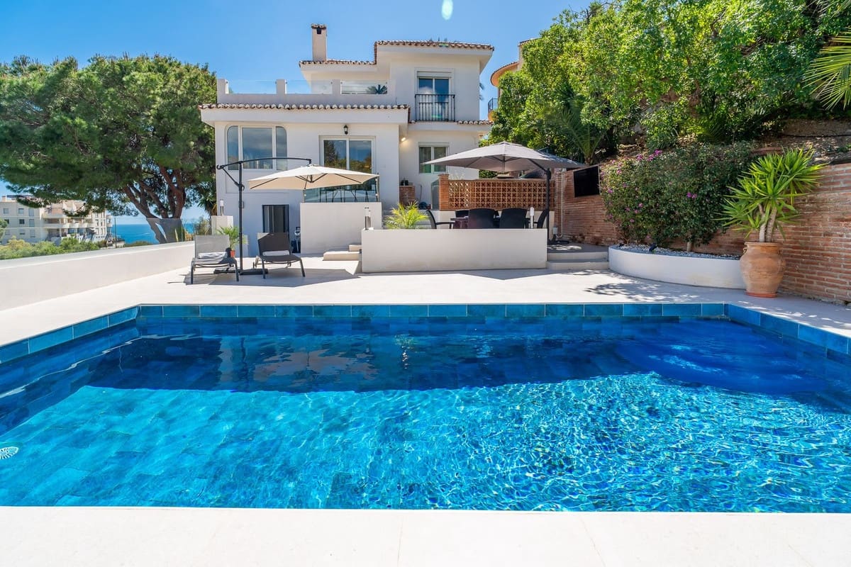 3 makuuhuone Huvila myytävänä paikassa Fuengirola mukana uima-altaan 
autotalli - 1 150 000 € (Ref: 9740197)