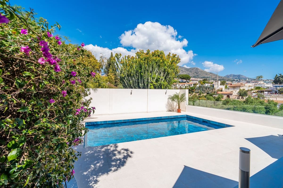 3 makuuhuone Huvila myytävänä paikassa Fuengirola mukana uima-altaan 
autotalli - 1 150 000 € (Ref: 9740197)