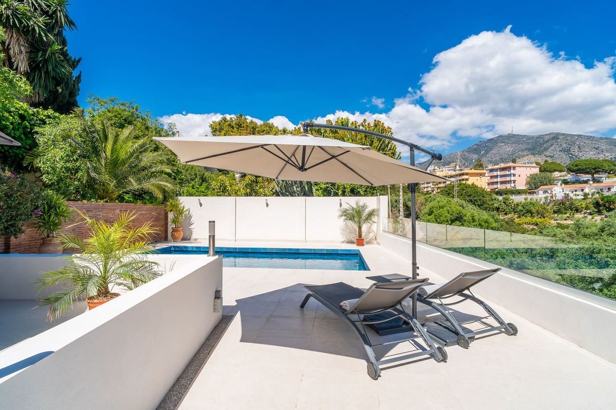 3 makuuhuone Huvila myytävänä paikassa Fuengirola mukana uima-altaan 
autotalli - 1 150 000 € (Ref: 9740197)