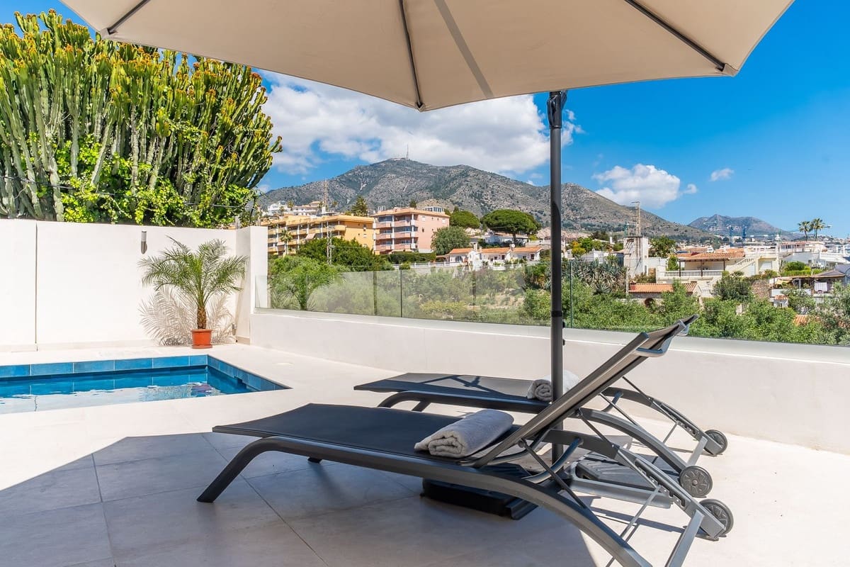 3 makuuhuone Huvila myytävänä paikassa Fuengirola mukana uima-altaan 
autotalli - 1 150 000 € (Ref: 9740197)