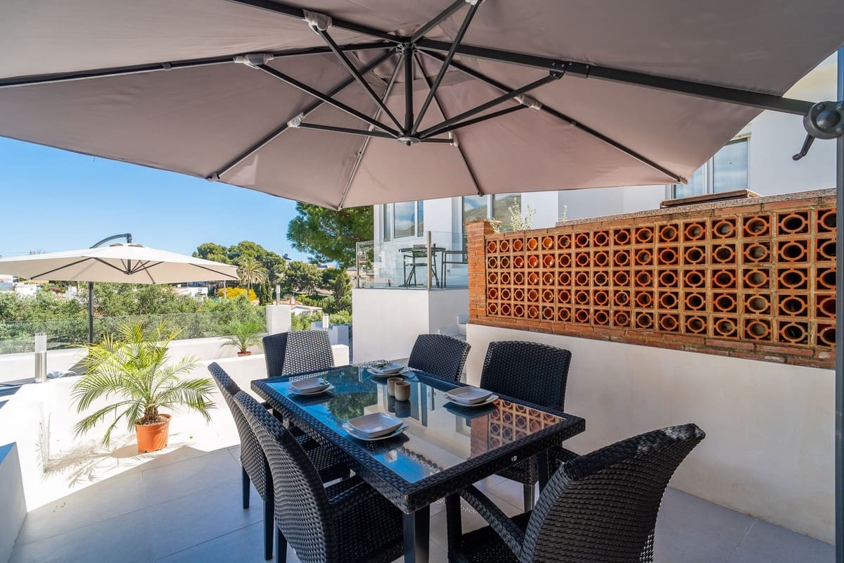 3 makuuhuone Huvila myytävänä paikassa Fuengirola mukana uima-altaan 
autotalli - 1 150 000 € (Ref: 9740197)