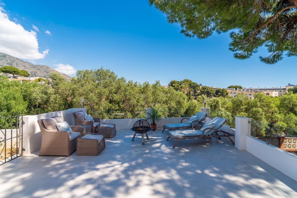 3 makuuhuone Huvila myytävänä paikassa Fuengirola mukana uima-altaan 
autotalli - 1 150 000 € (Ref: 9740197)