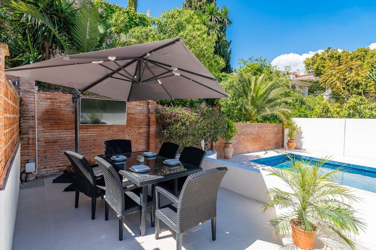 3 makuuhuone Huvila myytävänä paikassa Fuengirola mukana uima-altaan 
autotalli - 1 150 000 € (Ref: 9740197)