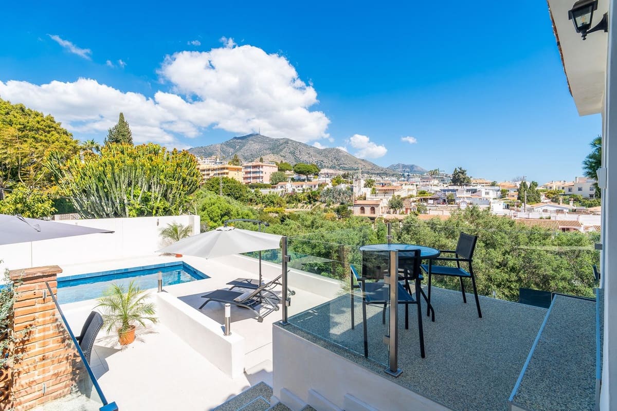 3 makuuhuone Huvila myytävänä paikassa Fuengirola mukana uima-altaan 
autotalli - 1 150 000 € (Ref: 9740197)