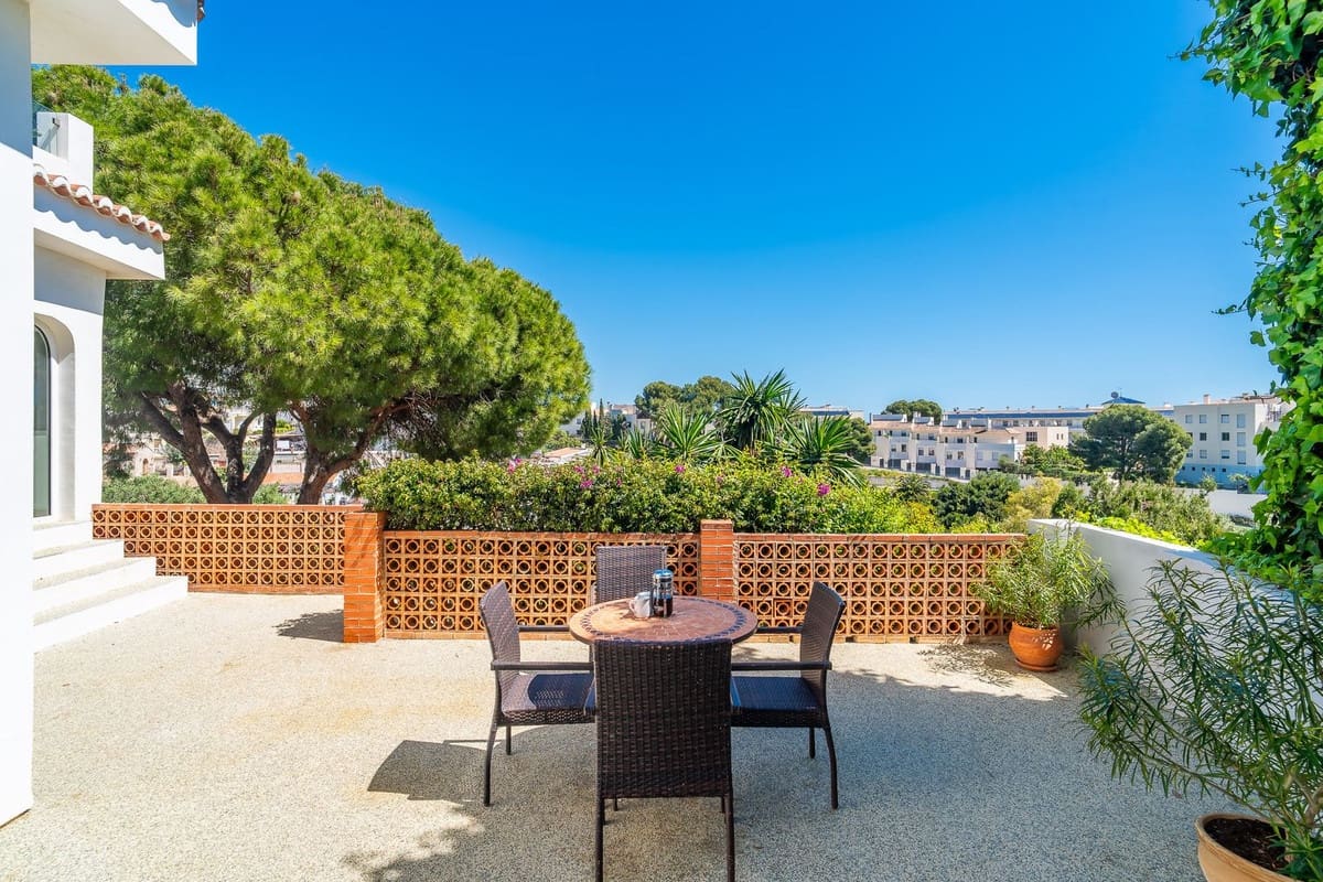 3 makuuhuone Huvila myytävänä paikassa Fuengirola mukana uima-altaan 
autotalli - 1 150 000 € (Ref: 9740197)