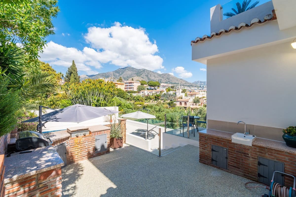 3 makuuhuone Huvila myytävänä paikassa Fuengirola mukana uima-altaan 
autotalli - 1 150 000 € (Ref: 9740197)