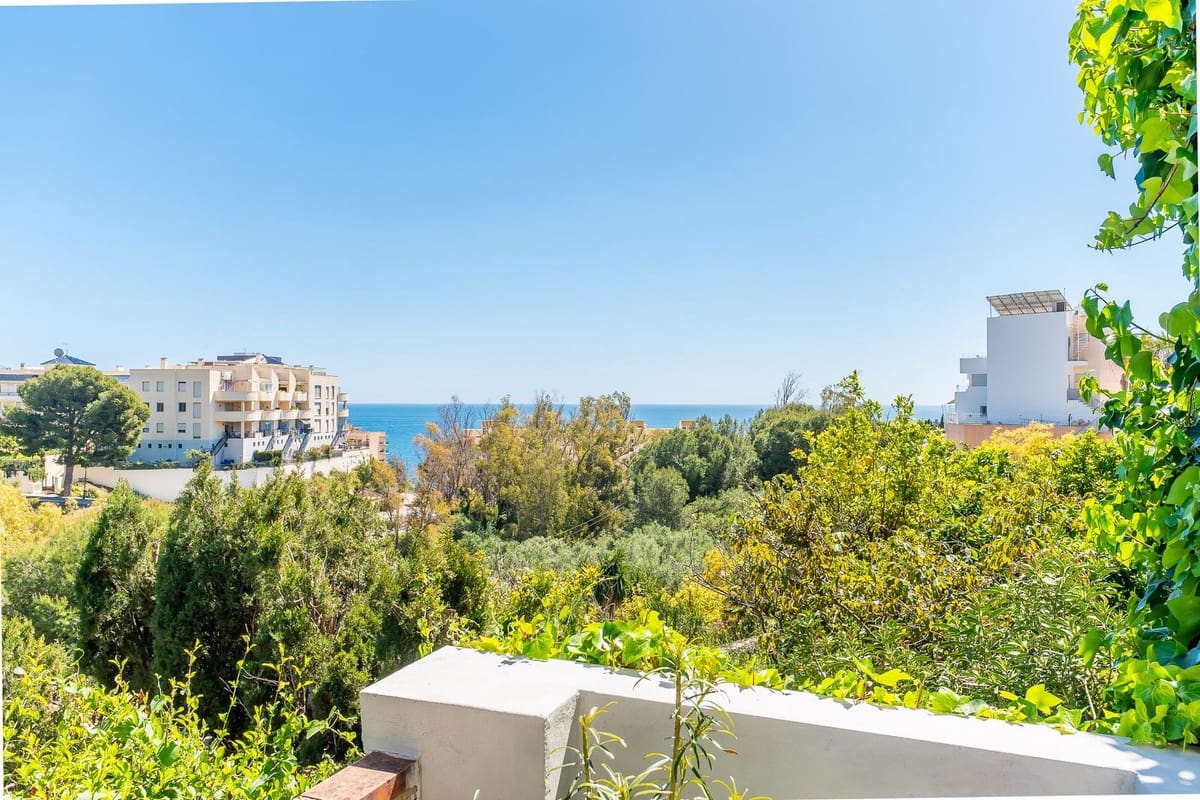 3 makuuhuone Huvila myytävänä paikassa Fuengirola mukana uima-altaan 
autotalli - 1 150 000 € (Ref: 9740197)