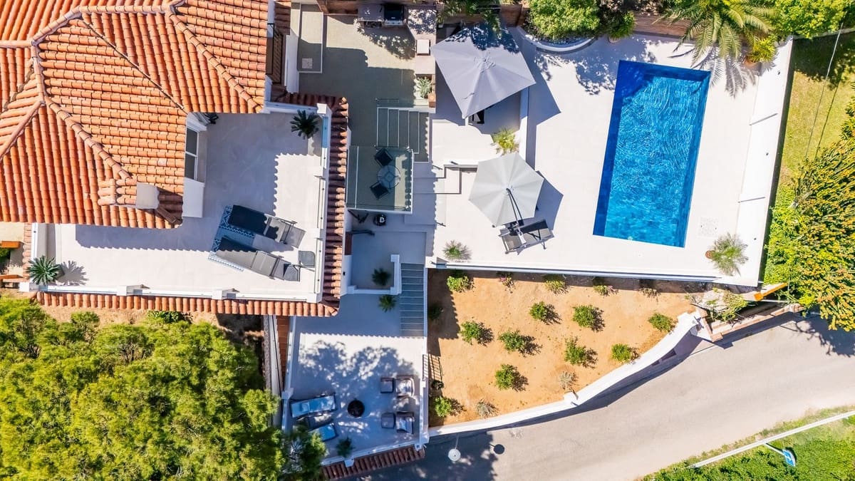 3 makuuhuone Huvila myytävänä paikassa Fuengirola mukana uima-altaan 
autotalli - 1 150 000 € (Ref: 9740197)