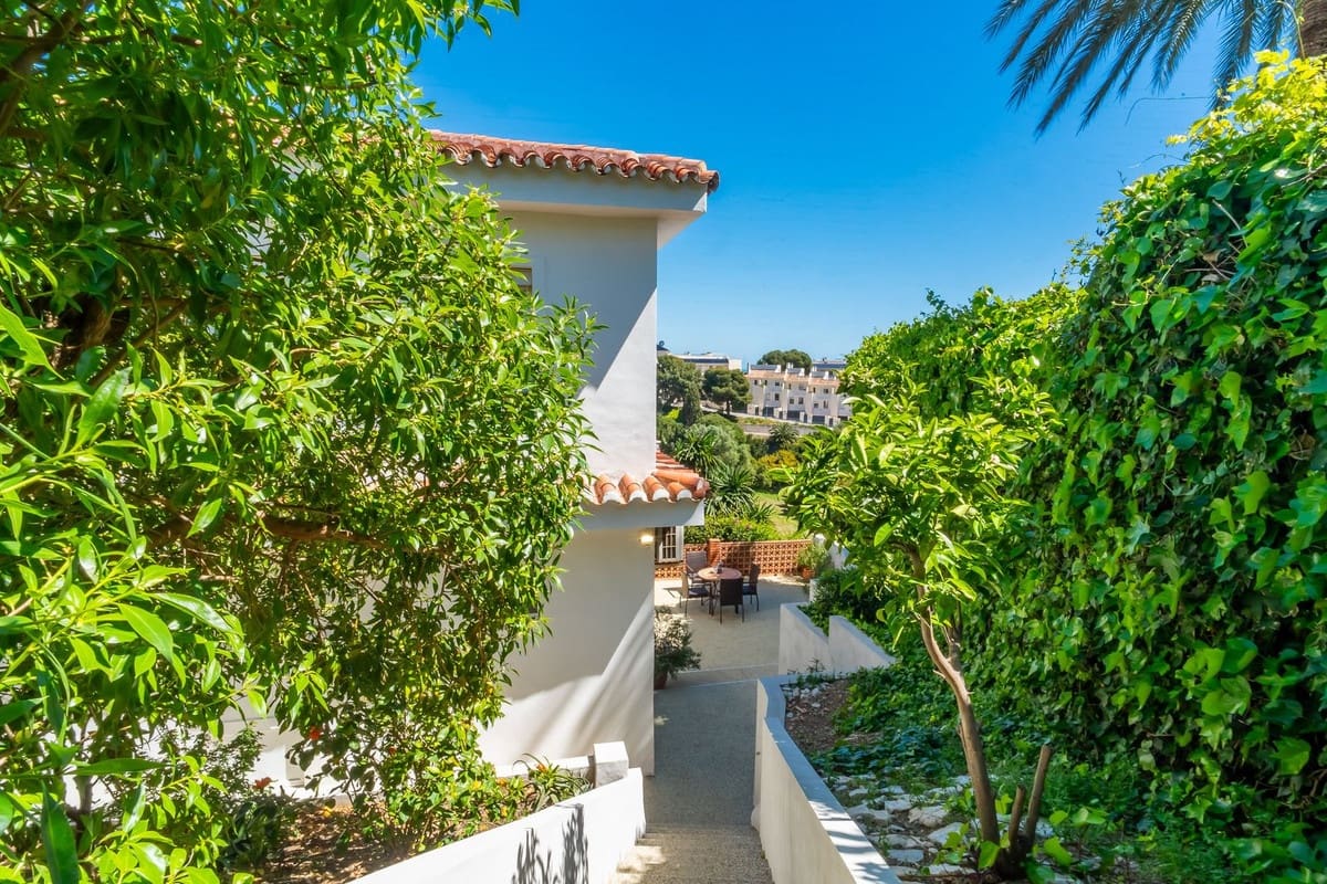 3 makuuhuone Huvila myytävänä paikassa Fuengirola mukana uima-altaan 
autotalli - 1 150 000 € (Ref: 9740197)