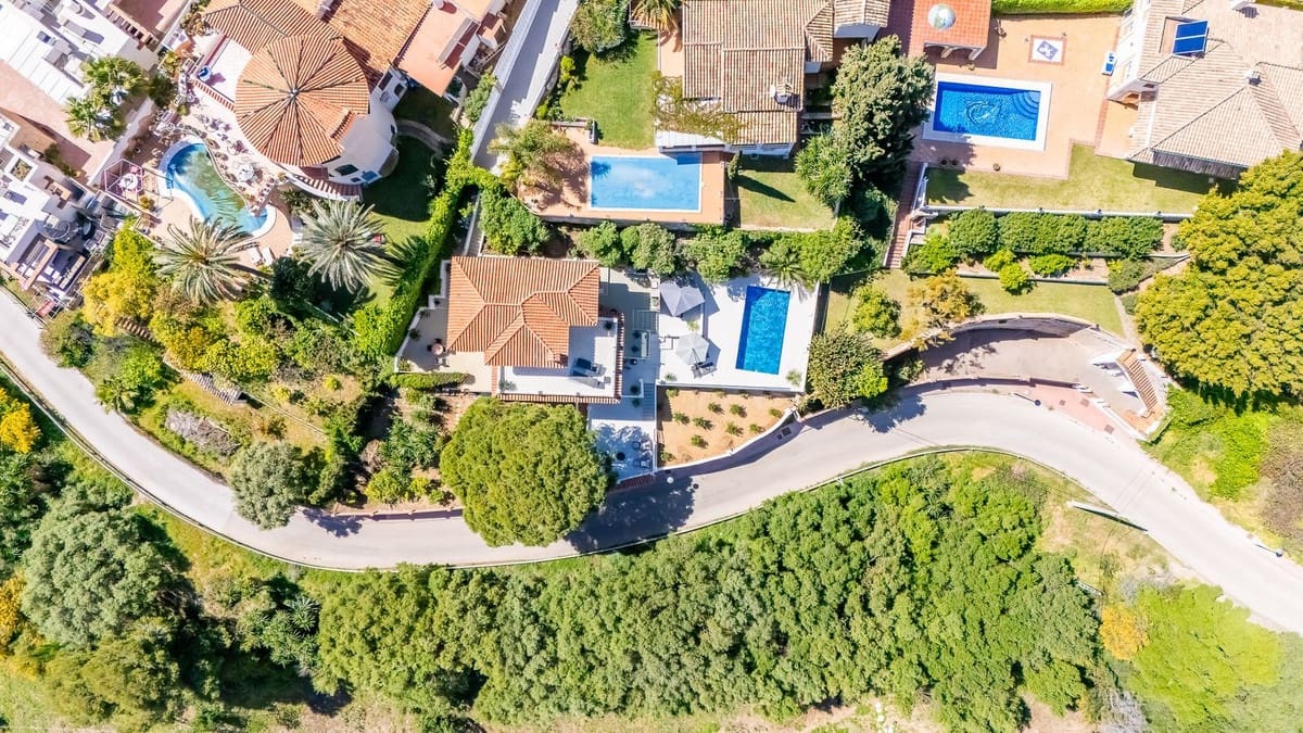 3 makuuhuone Huvila myytävänä paikassa Fuengirola mukana uima-altaan 
autotalli - 1 150 000 € (Ref: 9740197)