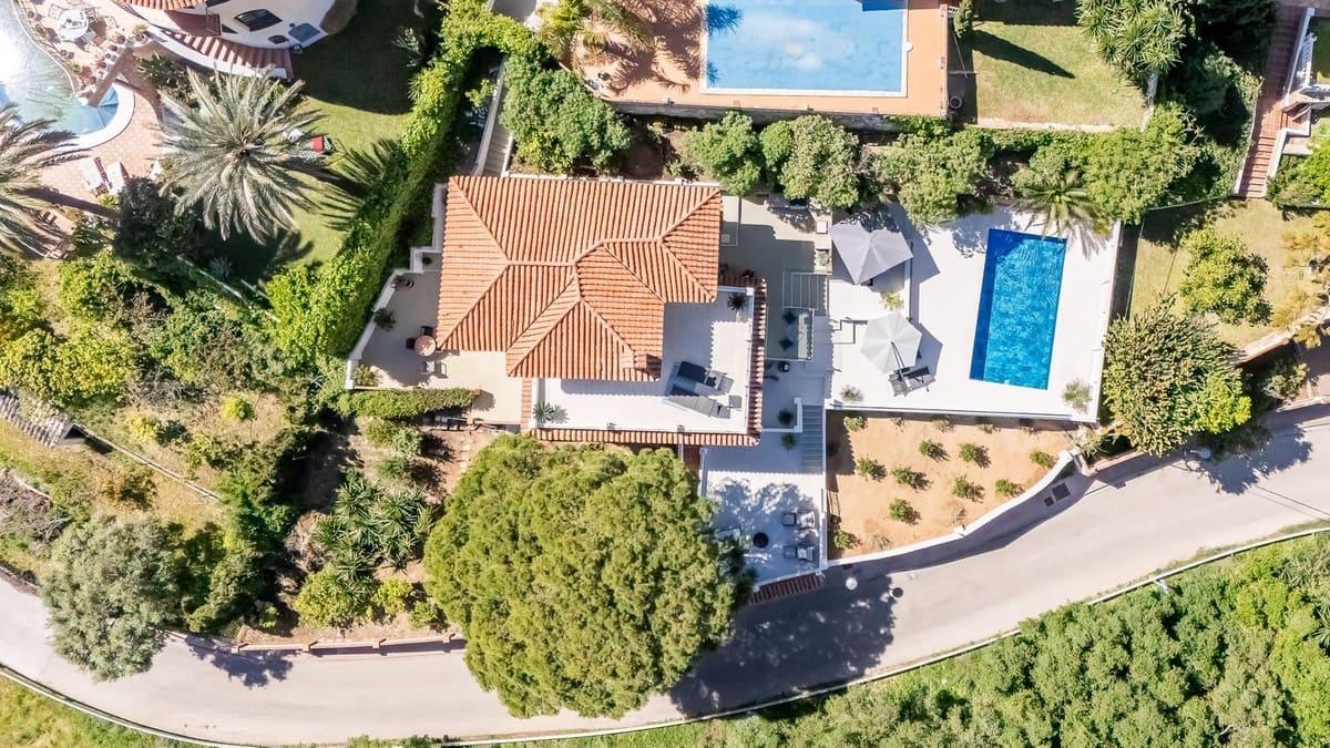 3 makuuhuone Huvila myytävänä paikassa Fuengirola mukana uima-altaan 
autotalli - 1 150 000 € (Ref: 9740197)