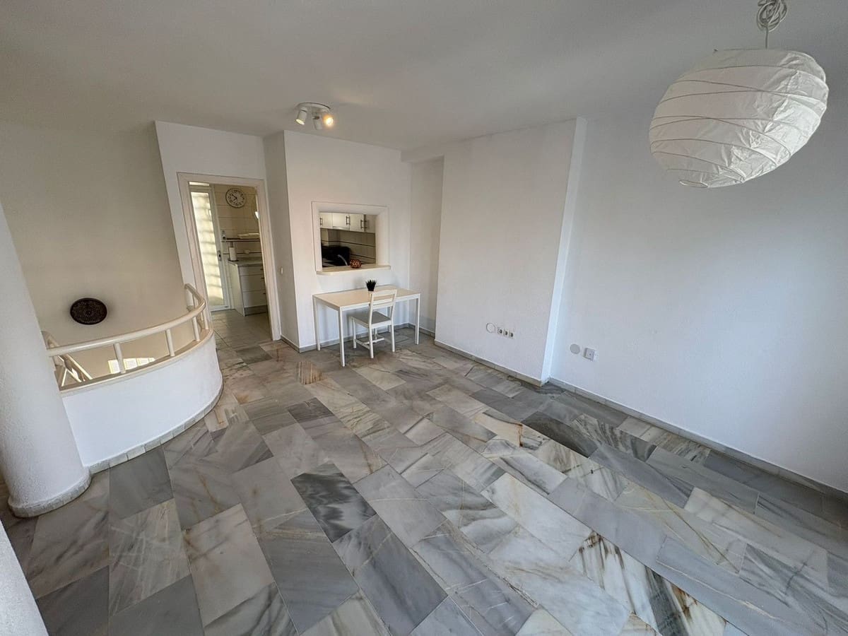 2 soveværelse Lejlighed til salg i Mijas Costa med garage - € 390.000 (Ref: 9770199)