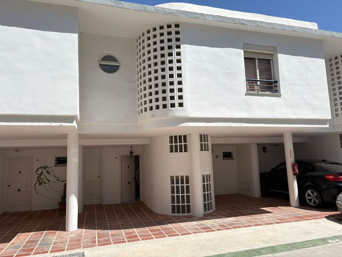 2 soveværelse Lejlighed til salg i Mijas Costa med garage - € 390.000 (Ref: 9770199)