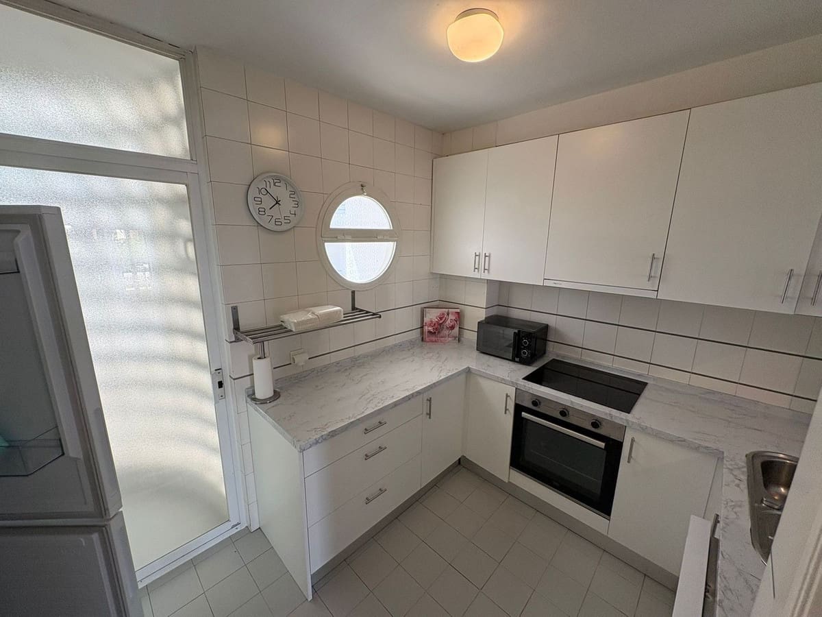 2 soveværelse Lejlighed til salg i Mijas Costa med garage - € 390.000 (Ref: 9770199)