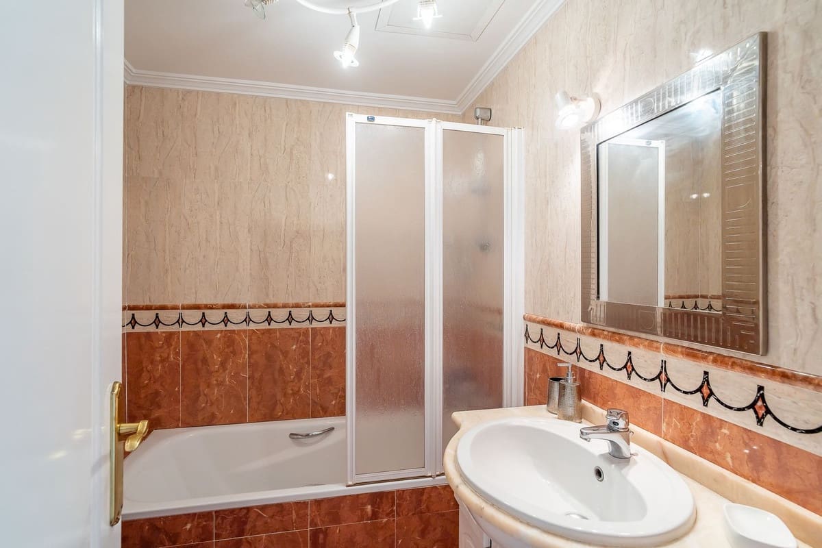 3 chambre Appartement à vendre à Mijas Costa avec piscine garage - 399 000 € (Ref: 9795616)