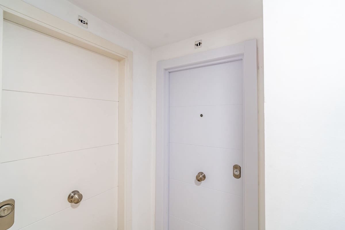 Apartamento de 2 habitaciones en Fuengirola en venta con piscina garaje - 330.000 € (Ref: 9805225)