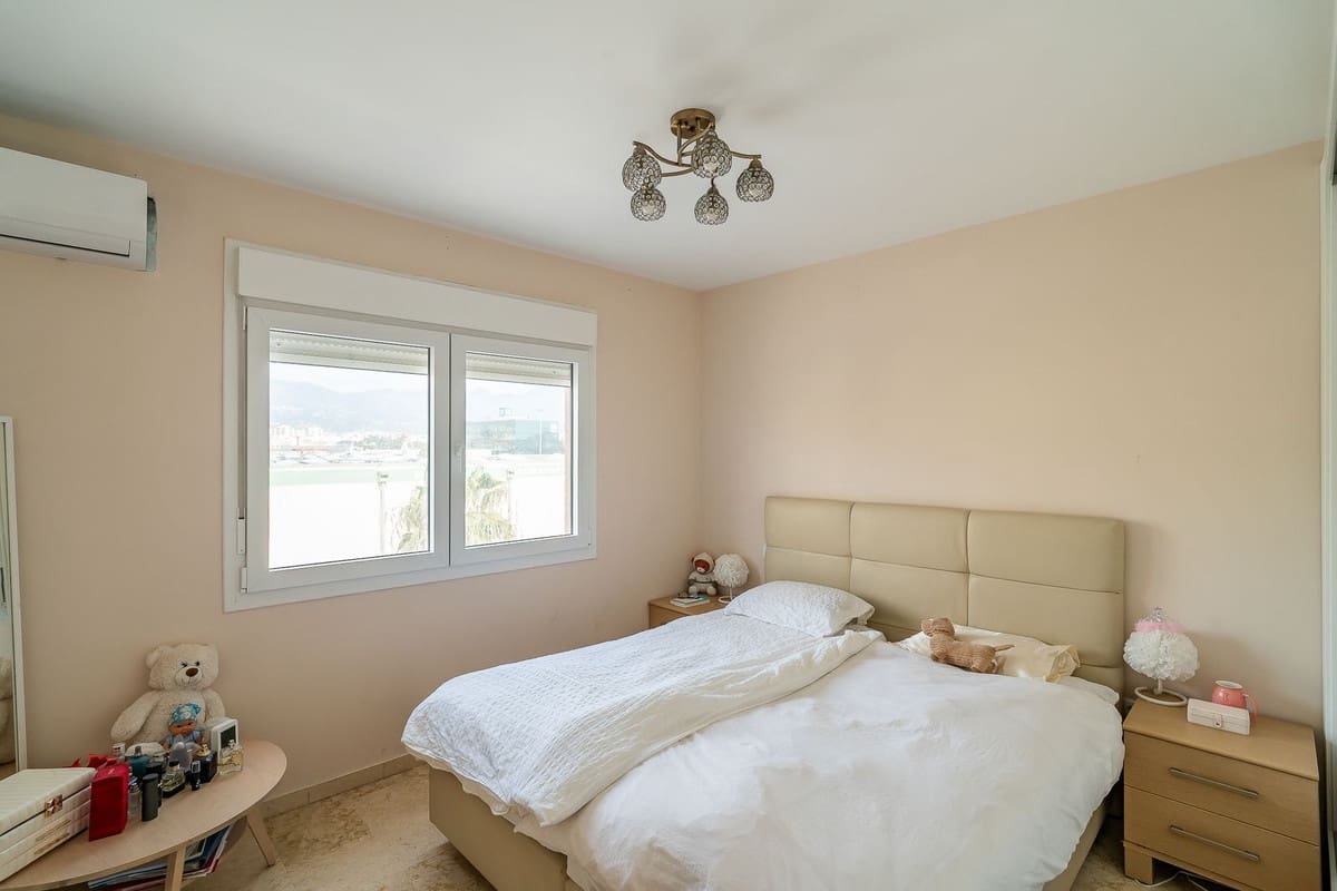 Apartamento de 2 habitaciones en Fuengirola en venta con piscina garaje - 330.000 € (Ref: 9805225)