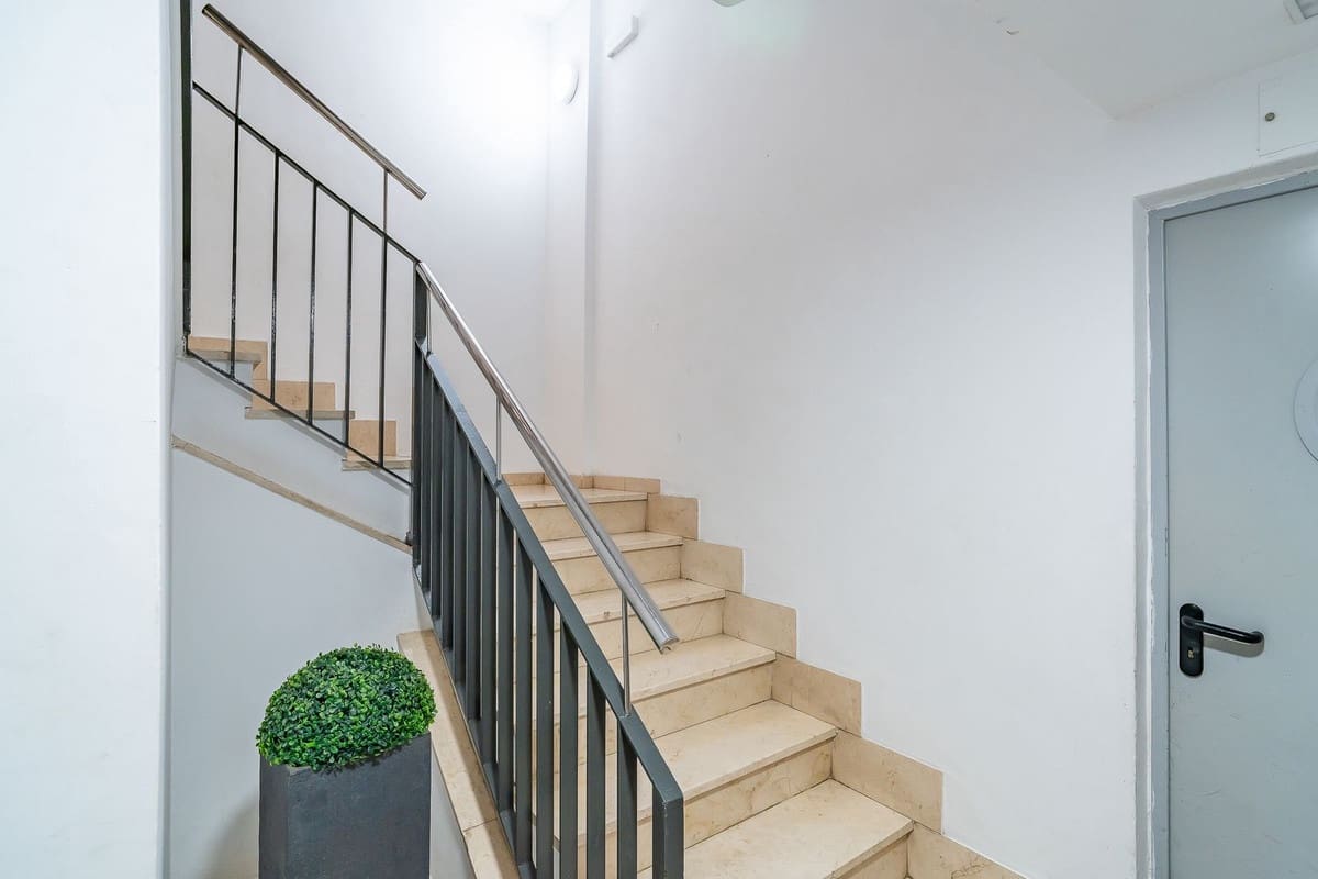 Apartamento de 2 habitaciones en Fuengirola en venta con piscina garaje - 330.000 € (Ref: 9805225)