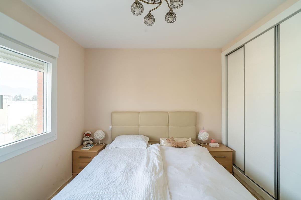 Apartamento de 2 habitaciones en Fuengirola en venta con piscina garaje - 330.000 € (Ref: 9805225)