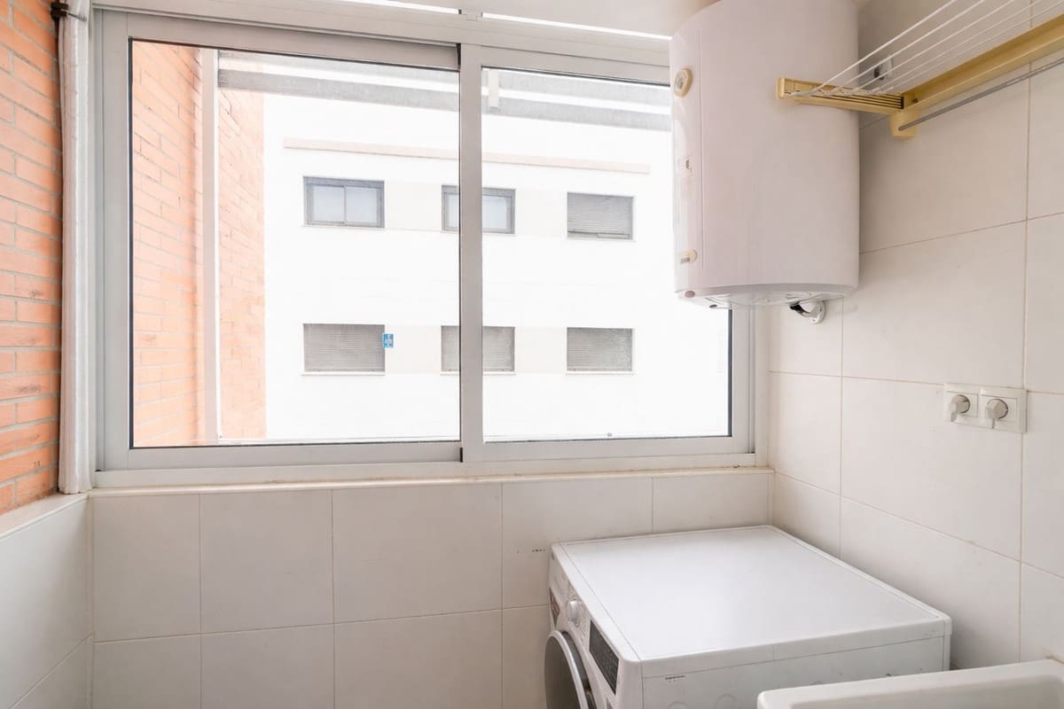Apartamento de 2 habitaciones en Fuengirola en venta con piscina garaje - 330.000 € (Ref: 9805225)