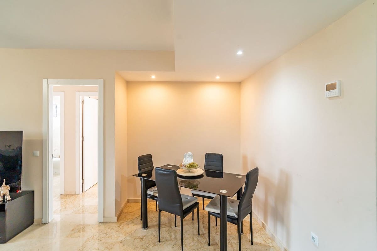 Apartamento de 2 habitaciones en Fuengirola en venta con piscina garaje - 330.000 € (Ref: 9805225)
