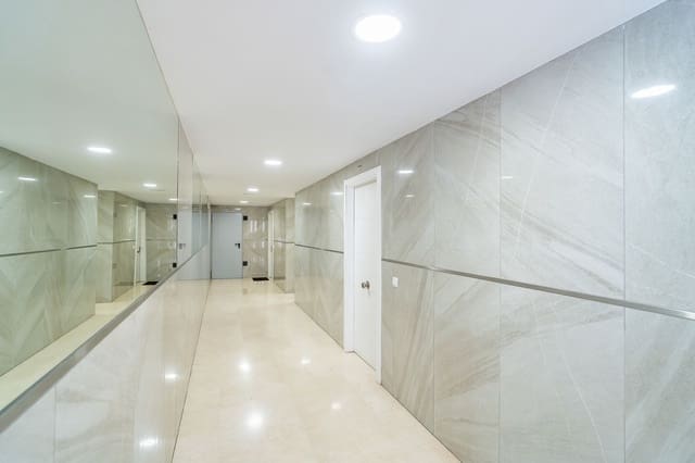 2 bedroom Apartment for sale in Fuengirola with pool garage - € 330,000 (Ref: 9805225)