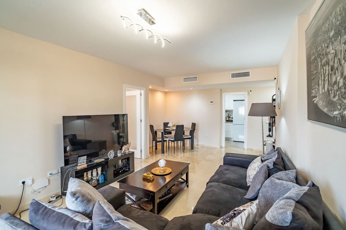 Apartamento de 2 habitaciones en Fuengirola en venta con piscina garaje - 330.000 € (Ref: 9805225)