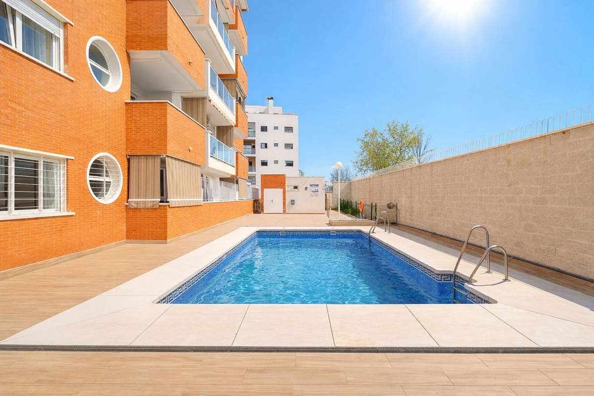 Apartamento de 2 habitaciones en Fuengirola en venta con piscina garaje - 330.000 € (Ref: 9805225)