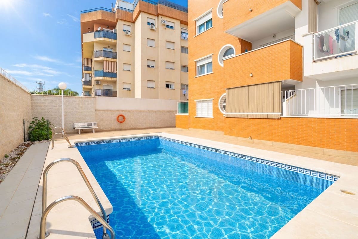 Apartamento de 2 habitaciones en Fuengirola en venta con piscina garaje - 330.000 € (Ref: 9805225)