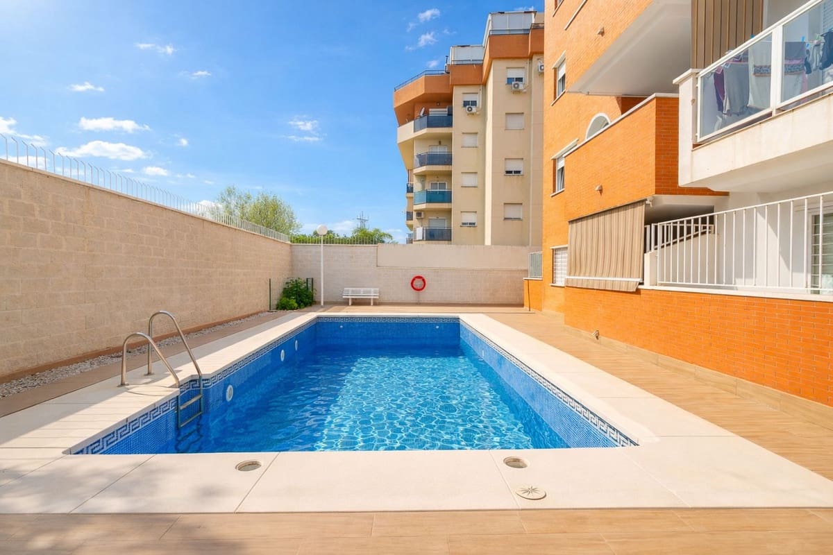 Apartamento de 2 habitaciones en Fuengirola en venta con piscina garaje - 330.000 € (Ref: 9805225)