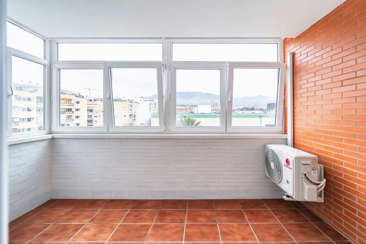 Apartamento de 2 habitaciones en Fuengirola en venta con piscina garaje - 330.000 € (Ref: 9805225)