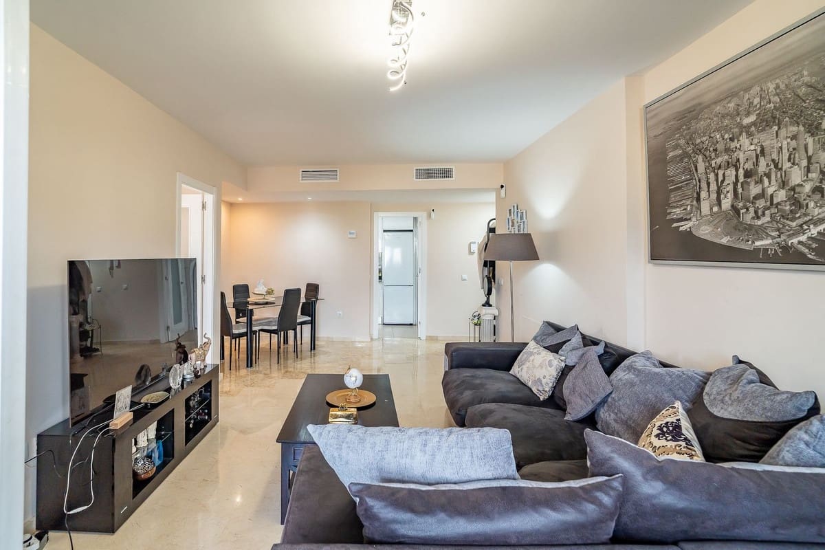 Apartamento de 2 habitaciones en Fuengirola en venta con piscina garaje - 330.000 € (Ref: 9805225)