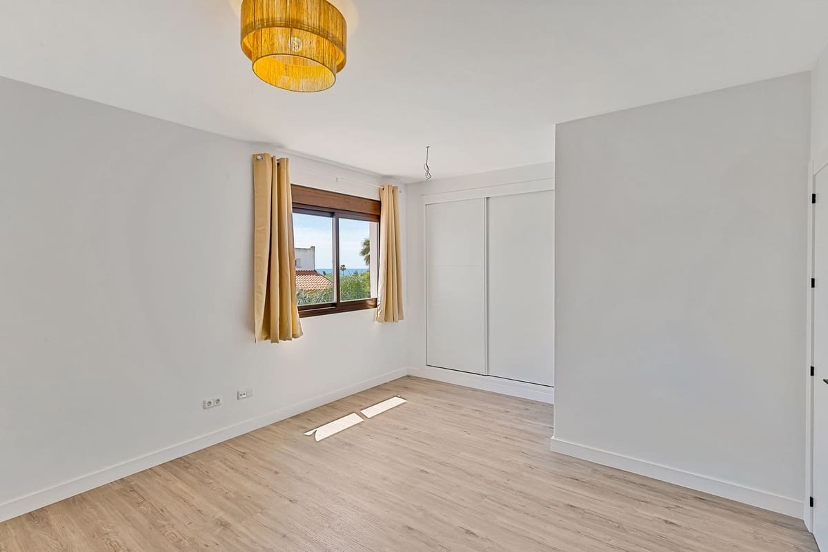 5 chambre Maison de Ville à vendre à Bahia de Casares - 685 000 € (Ref: 9838674)