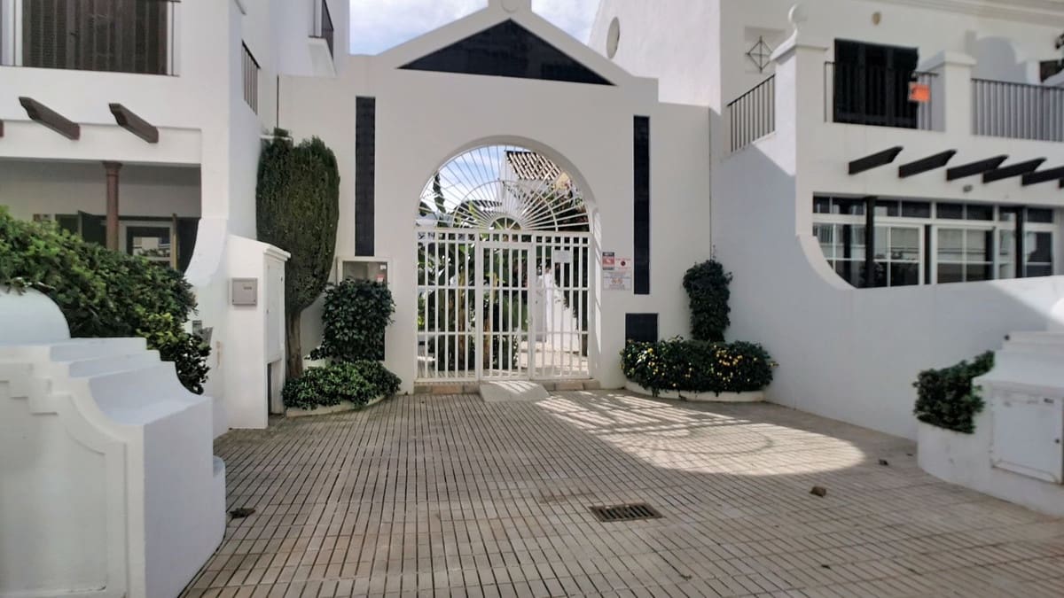 3 Zimmer Apartment zu verkaufen in Fuengirola mit Pool - 539.000 € (Ref: 9863722)
