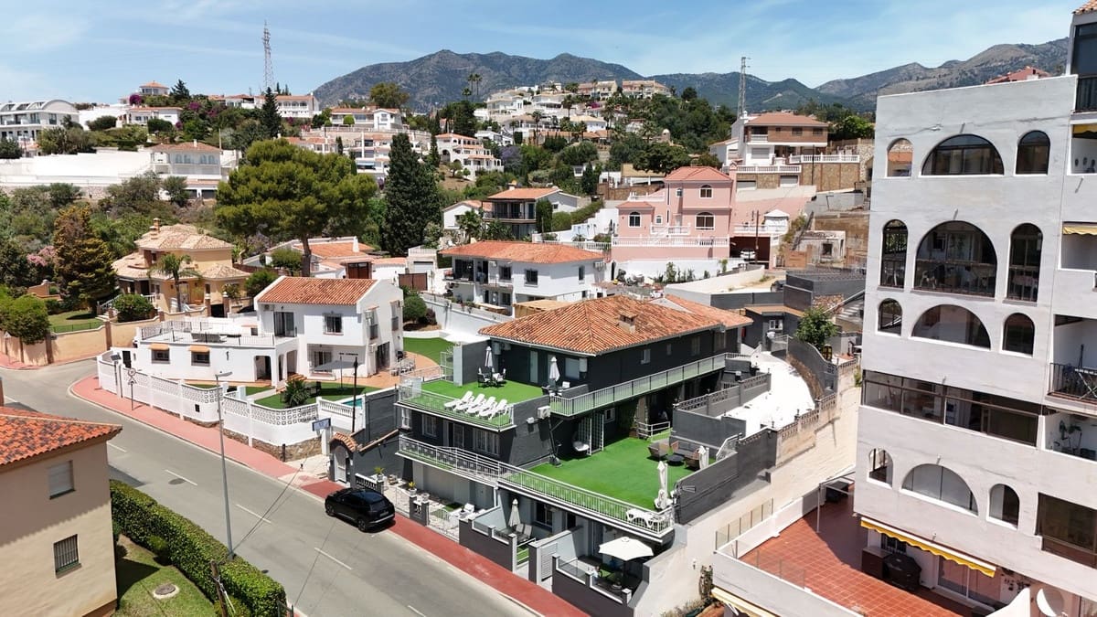 13 quarto Hotel para venda em Fuengirola com garagem - 1 850 000 € (Ref: 9879721)