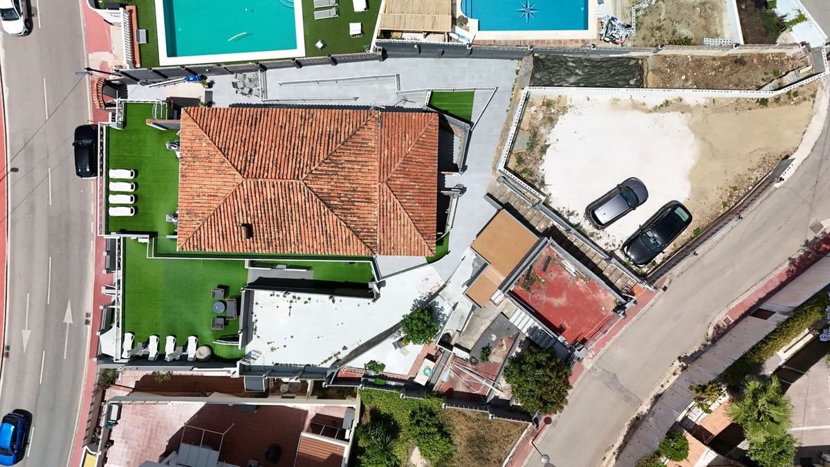 13 quarto Hotel para venda em Fuengirola com garagem - 1 850 000 € (Ref: 9879721)
