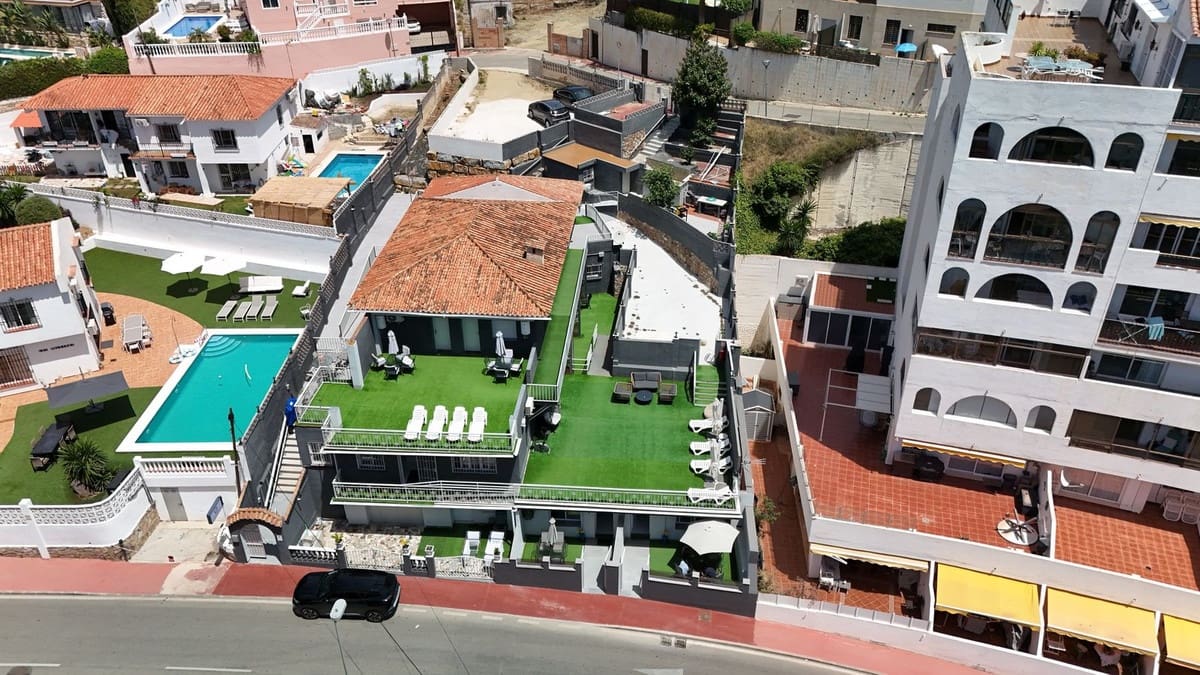 13 quarto Hotel para venda em Fuengirola com garagem - 1 850 000 € (Ref: 9879721)