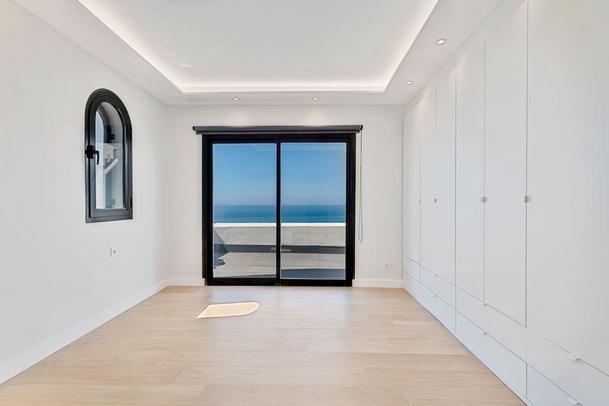 3 bedroom Penthouse for sale in Mijas Costa with pool - € 559,000 (Ref: 9893082)