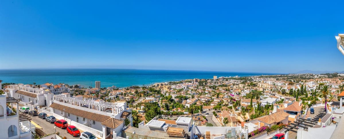 3 bedroom Penthouse for sale in Mijas Costa with pool - € 559,000 (Ref: 9893082)