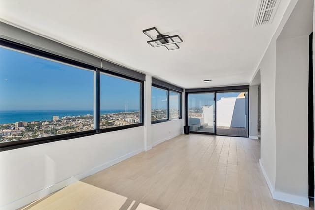 3 bedroom Penthouse for sale in Mijas Costa, Mijas with pool - € 559,000 (Ref: 9893082)